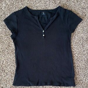 GAP Black Short Sleeve Women's Tee